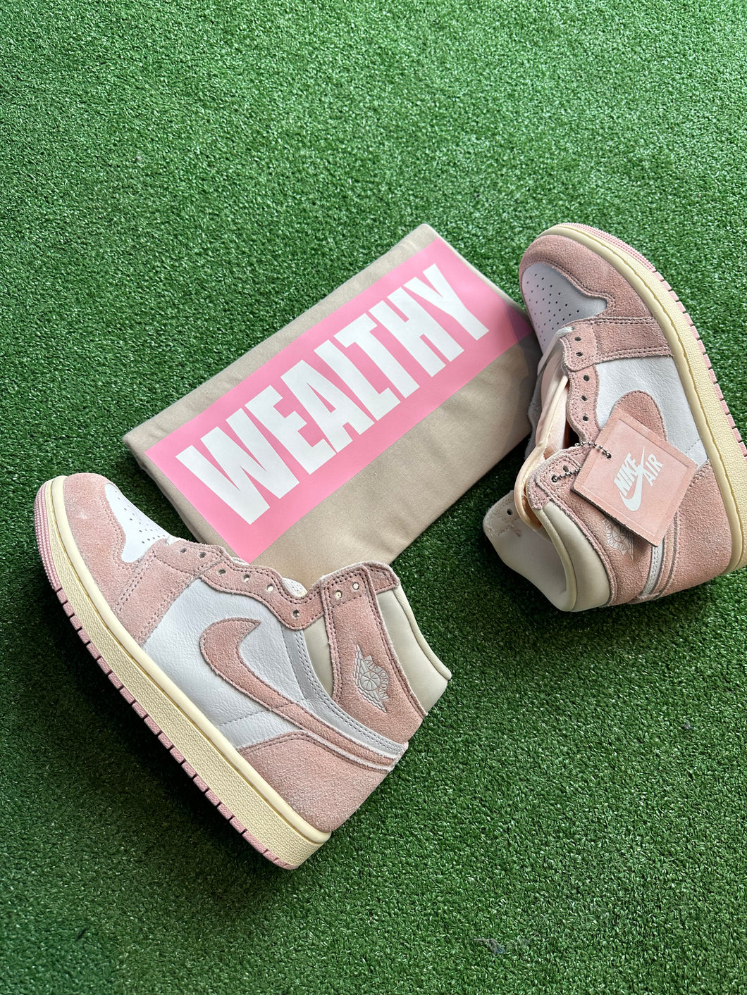 Wealthy Tee (Tan/Pink/White)